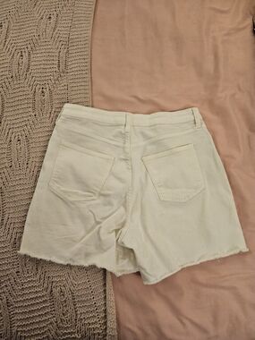 LC Lauren Conrad Cream High-Rise Frayed Hem Jean Shorts